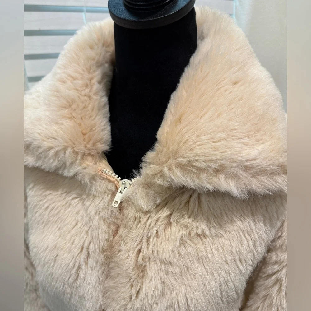Vintage White Stag White 70s 80s Faux Fur Coat Large‎